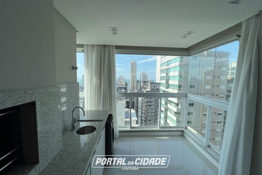 Apartamento &agrave; venda - 145m&sup2; - Meia Praia