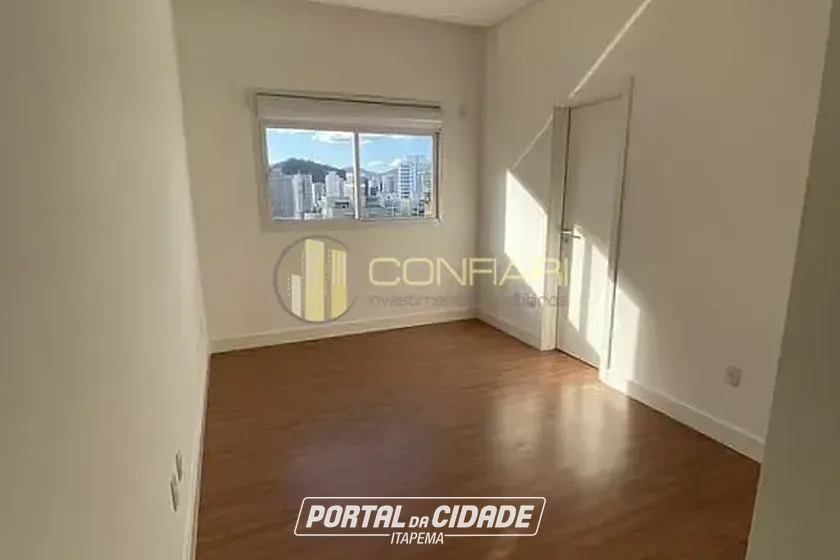 Apartamento &agrave; venda - 164m&sup2; - Meia Praia