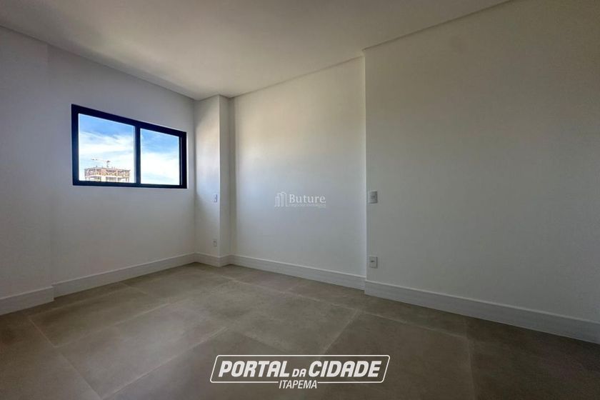Apartamento &agrave; venda - 185m&sup2; - Meia Praia