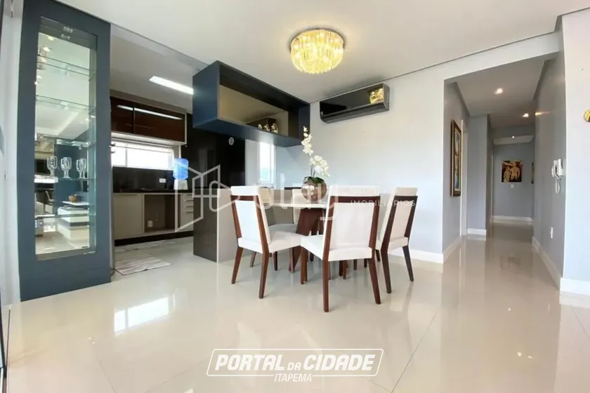Apartamento &agrave; venda - 145m&sup2; - Meia Praia