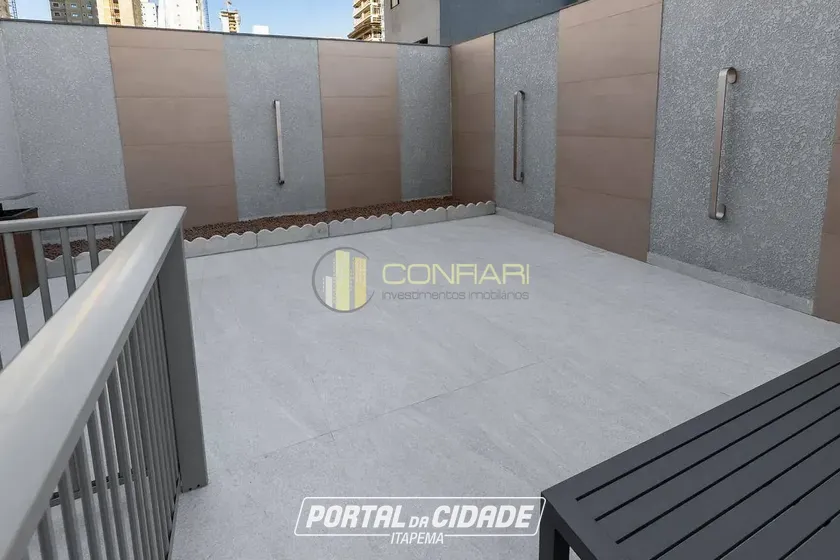 Apartamento &agrave; venda - 135m&sup2; - Meia Praia