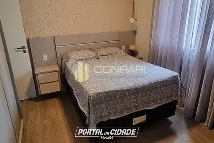 Apartamento &agrave; venda - 120m&sup2; - Meia Praia