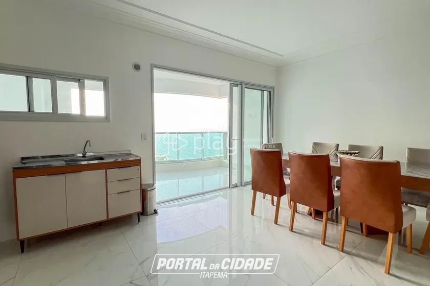 Apartamento &agrave; venda - 160m&sup2; - Meia Praia