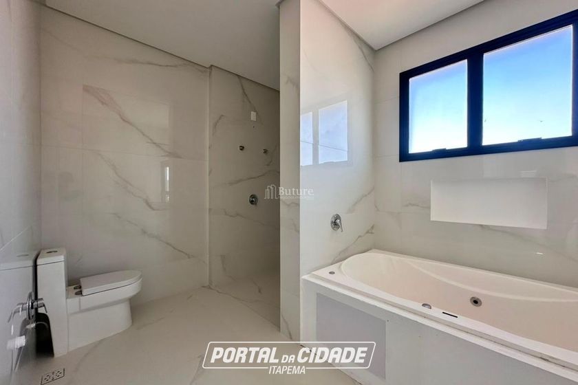 Apartamento &agrave; venda - 198m&sup2; - Meia Praia