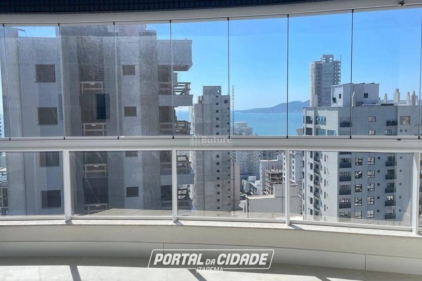Apartamento &agrave; venda - Meia Praia