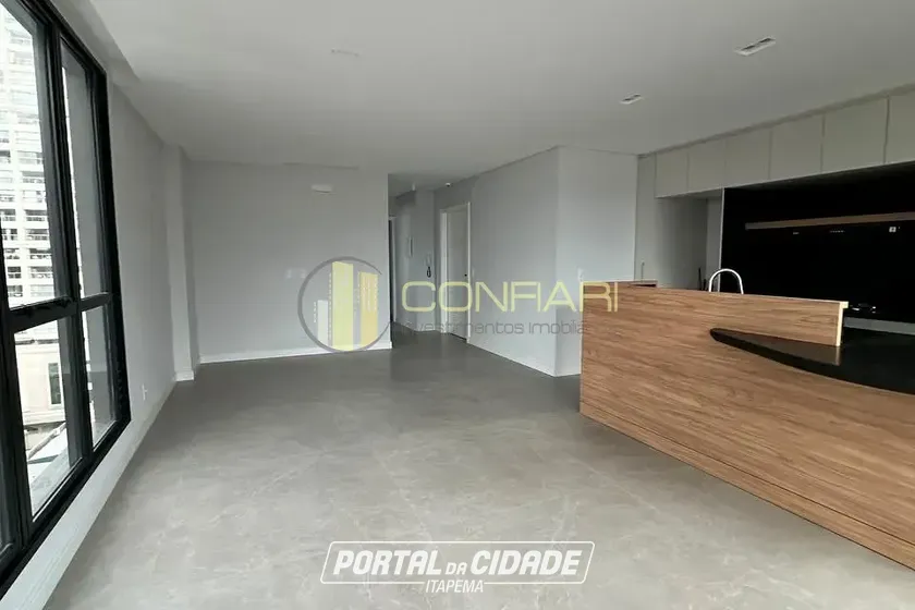 Apartamento para alugar - 118m&sup2; - meia praia