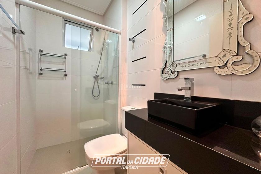 Apartamento &agrave; venda - 116m&sup2; - Meia Praia