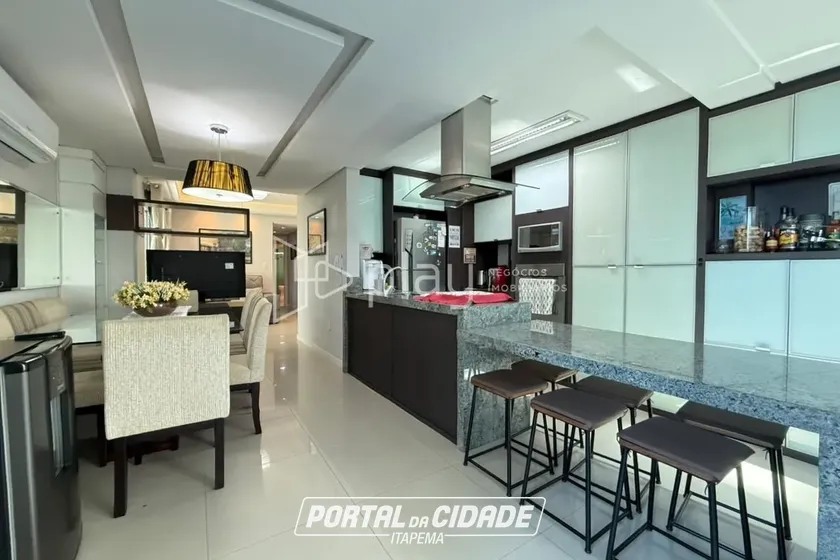 Apartamento &agrave; venda - 85m&sup2; - Meia Praia