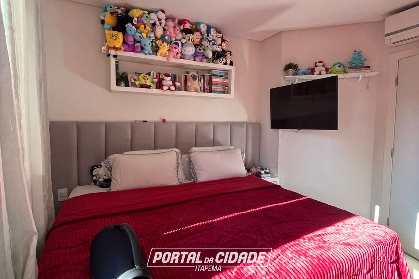 Apartamento &agrave; venda - 120m&sup2; - Meia Praia