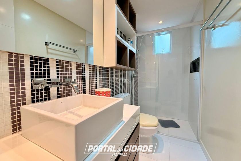 Apartamento &agrave; venda - 85m&sup2; - Meia Praia