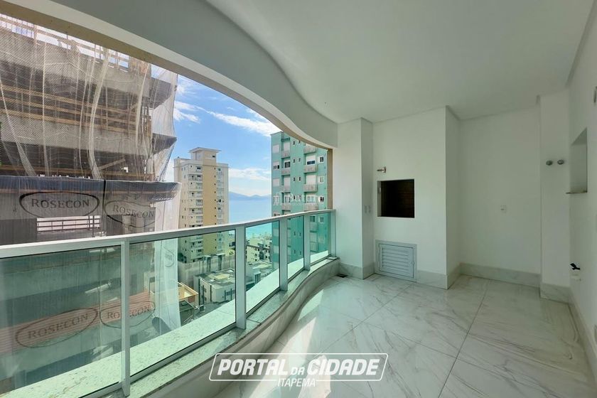 Apartamento &agrave; venda - 157m&sup2; - Meia Praia