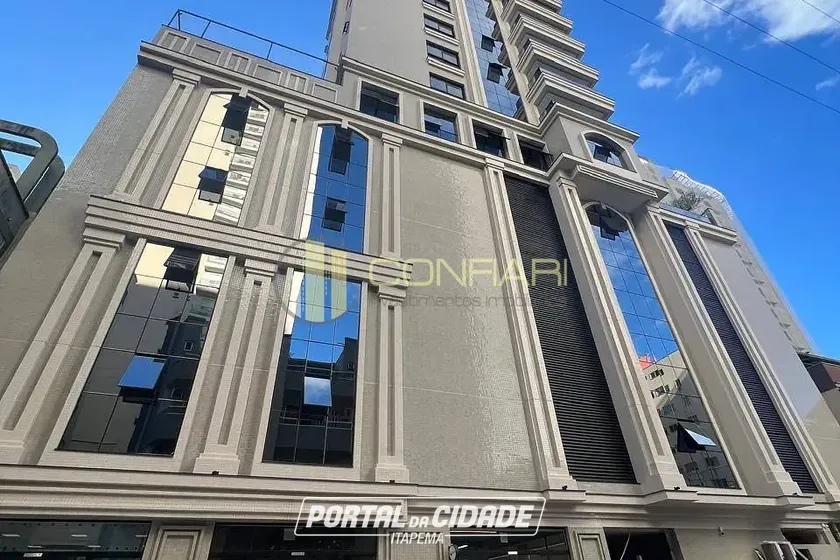 Apartamento &agrave; venda - 168m&sup2; - Meia Praia