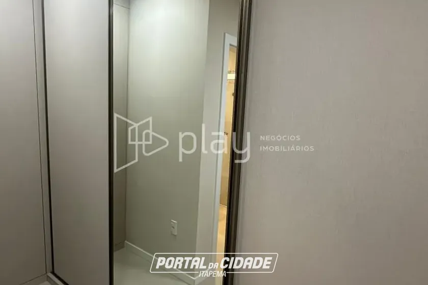 Apartamento &agrave; venda - 81m&sup2; - Meia Praia