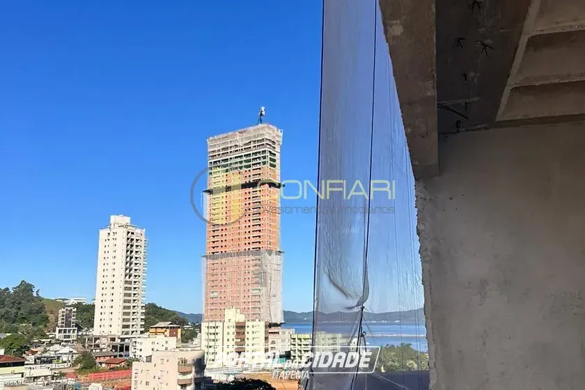 Apartamento &agrave; venda - 145m&sup2; - CENTRO