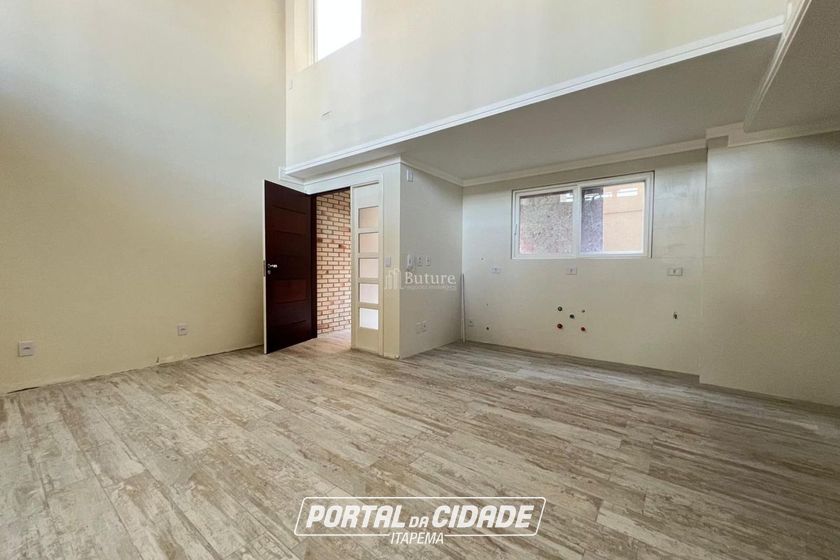 Casa &agrave; venda - 200m&sup2; - Canto da Praia