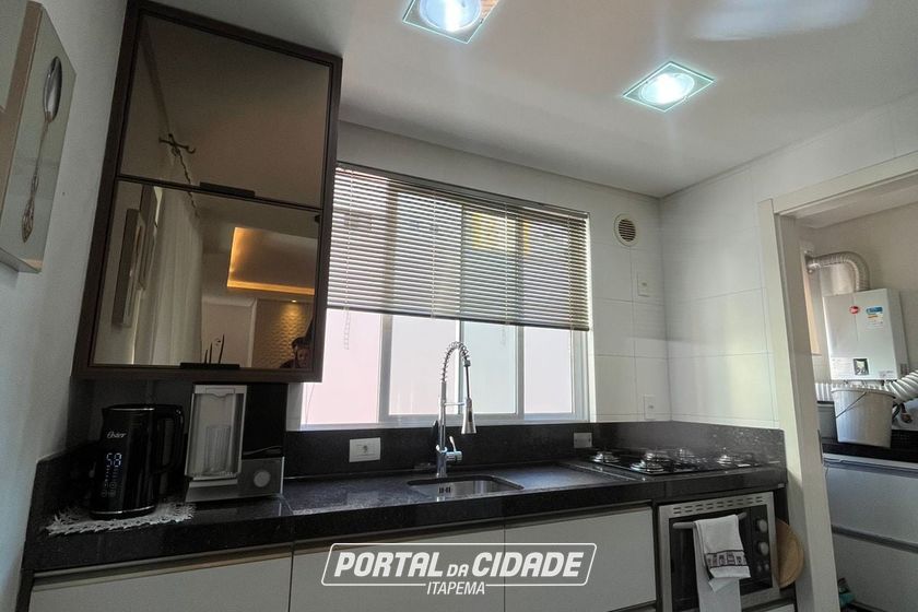 Apartamento &agrave; venda - 120m&sup2; - Meia Praia