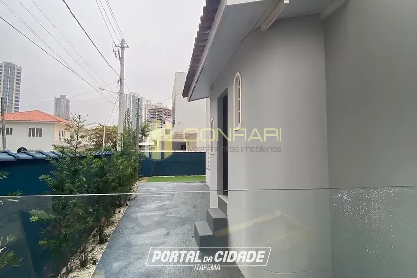 Casa para alugar - 222m&sup2; - pereque