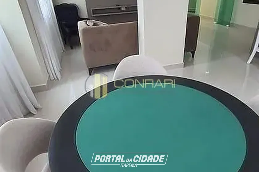 Apartamento &agrave; venda - 150m&sup2; - Meia Praia