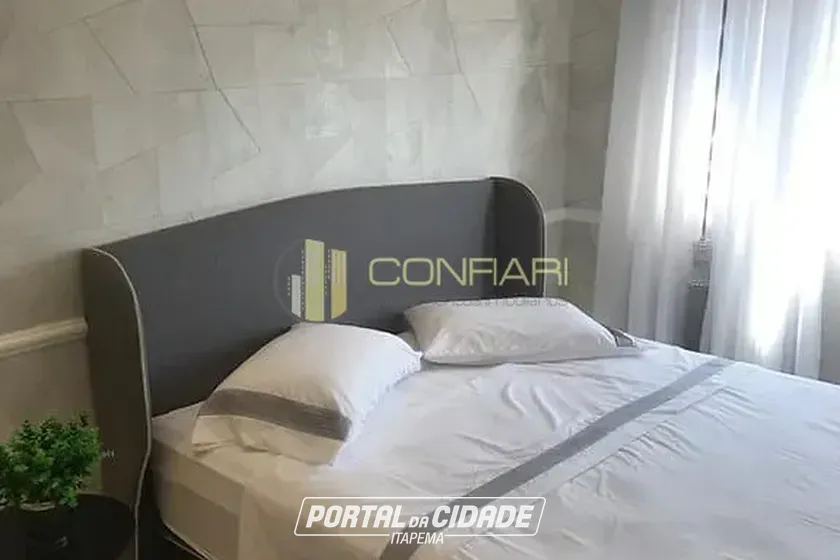 Apartamento &agrave; venda - 135m&sup2; - Meia Praia