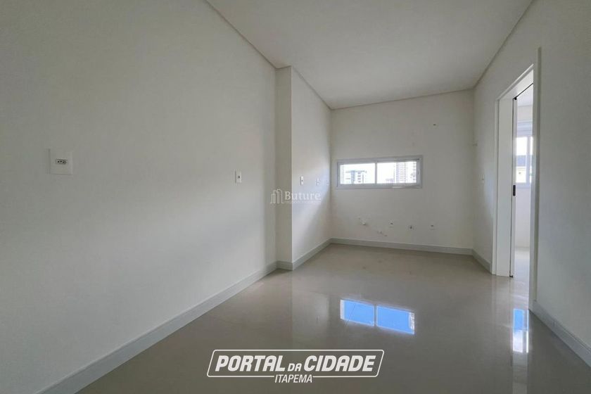 Apartamento &agrave; venda - 180m&sup2; - Meia Praia