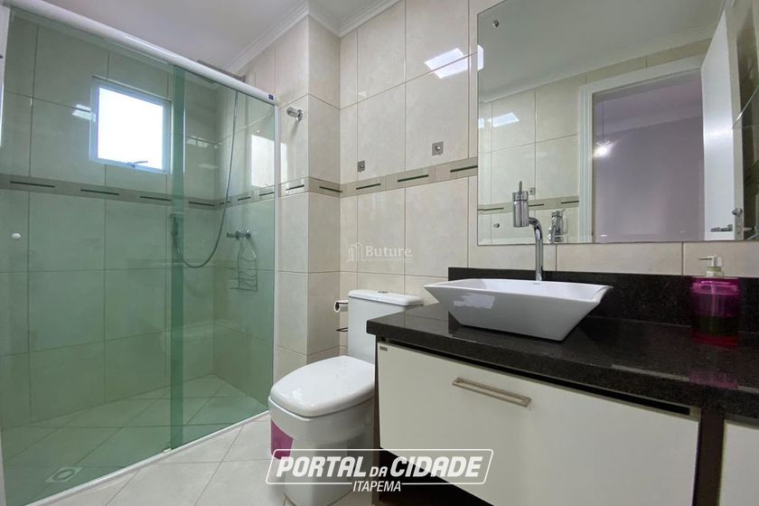 Apartamento &agrave; venda - 143m&sup2; - Meia Praia