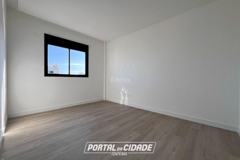 Apartamento &agrave; venda - 153m&sup2; - Meia Praia
