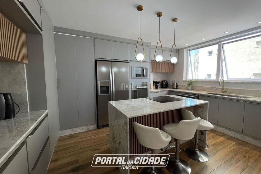 Apartamento &agrave; venda - 228m&sup2; - Meia Praia