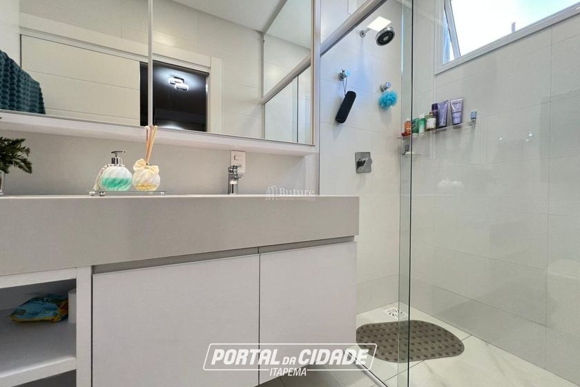 Apartamento &agrave; venda - 196m&sup2; - Meia Praia