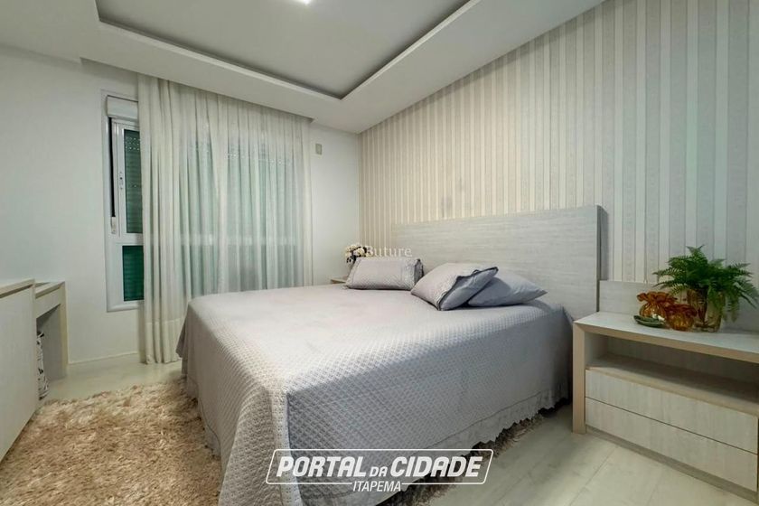 Apartamento &agrave; venda - 180m&sup2; - Meia Praia