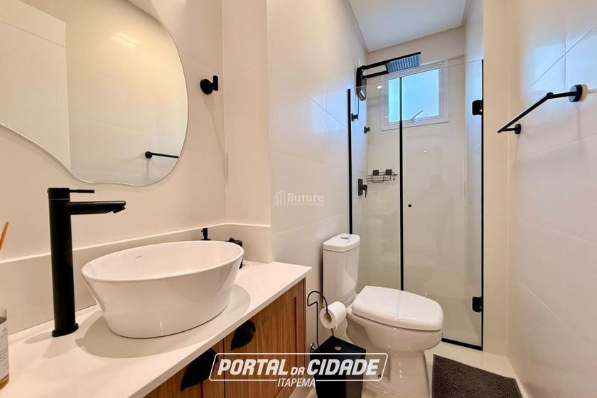 Apartamento &agrave; venda - 180m&sup2; - Meia Praia