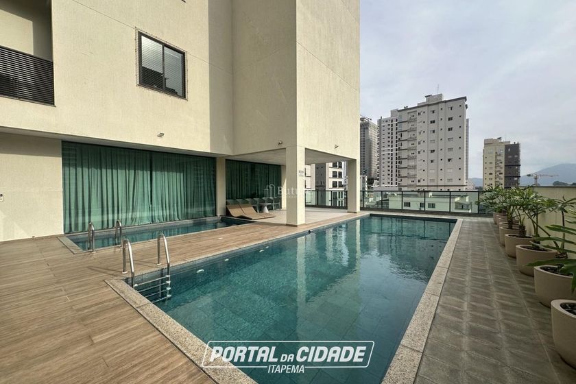 Apartamento &agrave; venda - 208m&sup2; - Meia Praia