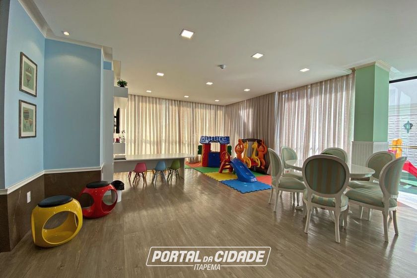 Apartamento &agrave; venda - 126m&sup2; - Meia Praia
