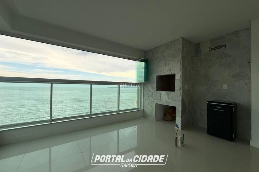 Apartamento &agrave; venda - 213m&sup2; - Meia Praia
