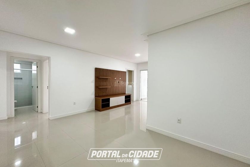 Apartamento &agrave; venda - 95m&sup2; - Meia Praia