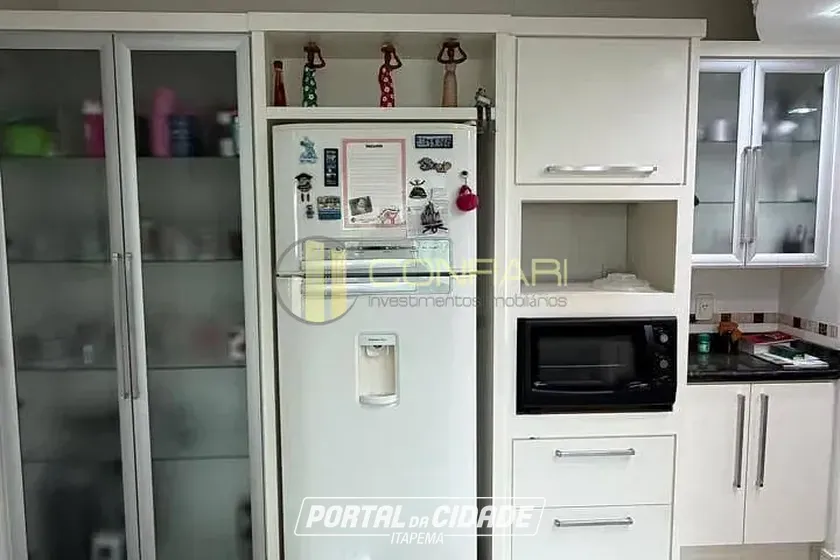Casa para alugar - 300m&sup2; - Meia Praia