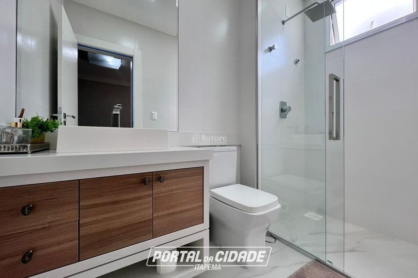Apartamento &agrave; venda - 198m&sup2; - Meia Praia