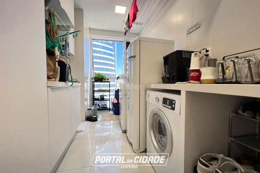Apartamento &agrave; venda - 196m&sup2; - Meia Praia