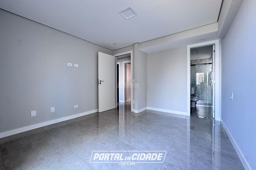 Apartamento &agrave; venda - 145m&sup2; - Barra Sul