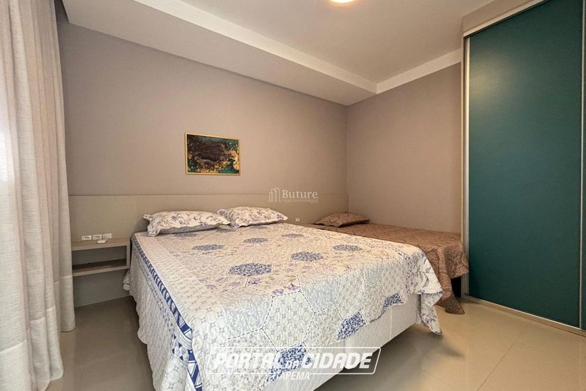 Apartamento &agrave; venda - 146m&sup2; - Meia Praia