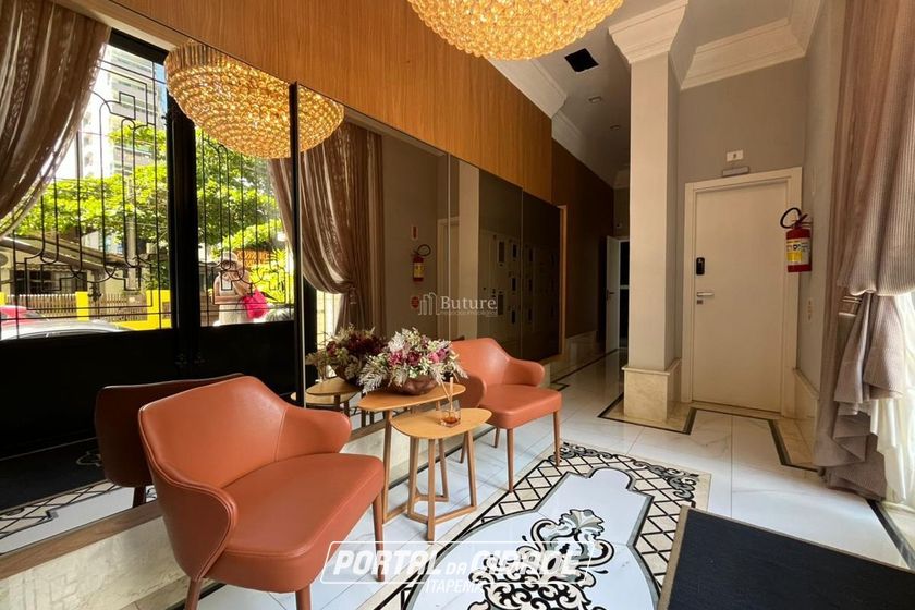 Apartamento &agrave; venda - 137m&sup2; - Meia Praia
