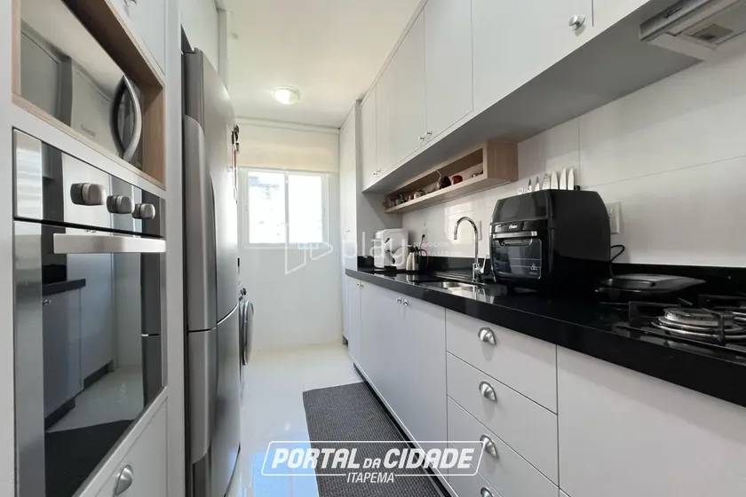 Apartamento &agrave; venda - 82m&sup2; - Meia Praia