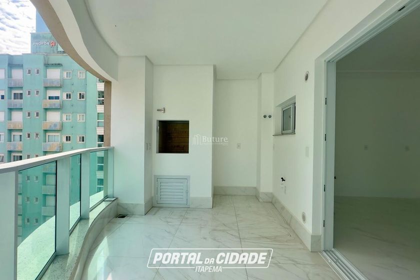 Apartamento &agrave; venda - 157m&sup2; - Meia Praia