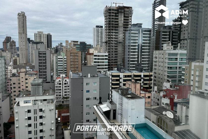 Apartamento para alugar - 140m&sup2; - Meia Praia
