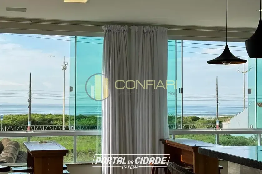 Casa &agrave; venda - 340m&sup2; - Meia Praia