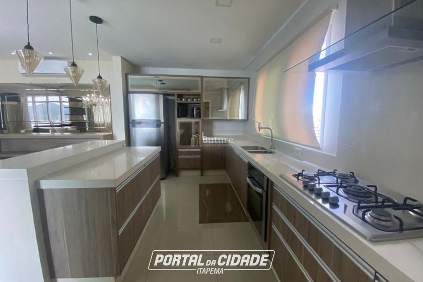 Apartamento &agrave; venda - 190m&sup2; - Meia Praia