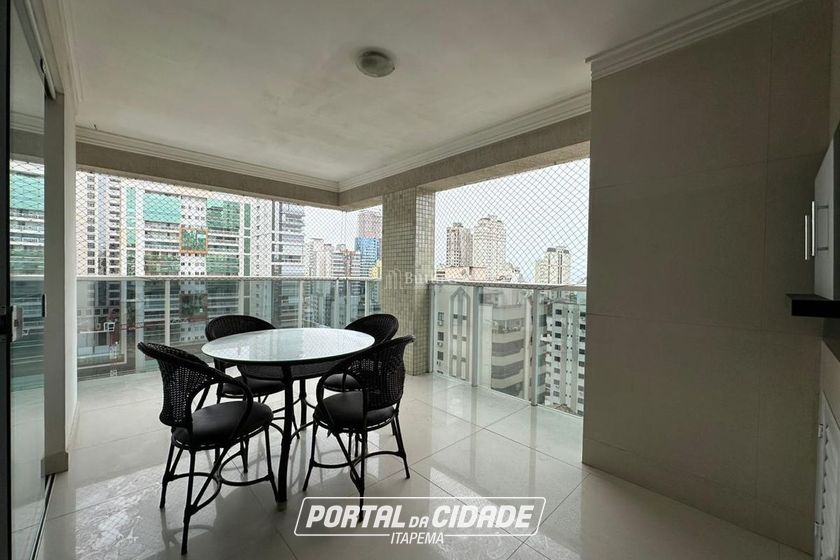 Apartamento &agrave; venda - 169m&sup2; - Meia Praia