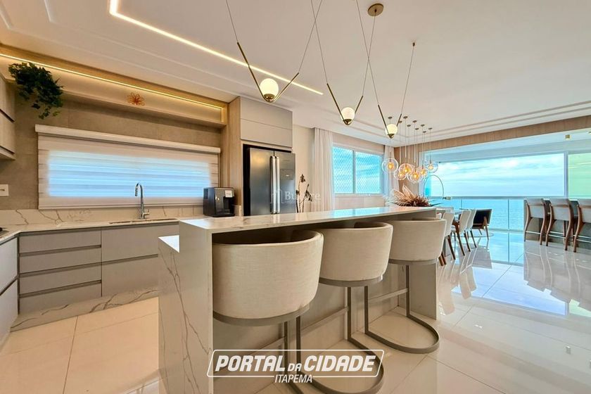 Apartamento &agrave; venda - 200m&sup2; - Meia Praia