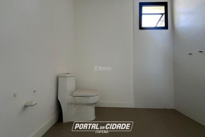 Apartamento &agrave; venda - 137m&sup2; - Meia Praia