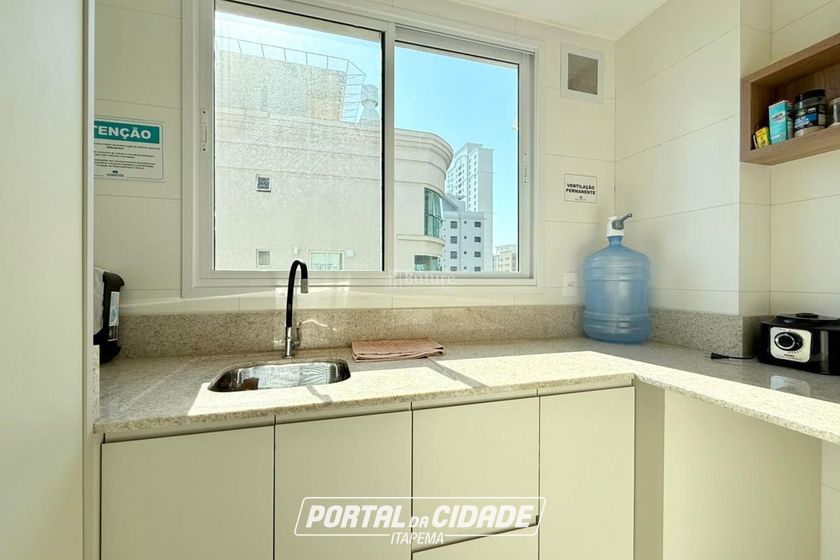Apartamento &agrave; venda - 129m&sup2; - Meia Praia