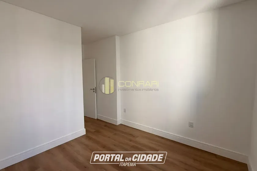 Apartamento &agrave; venda - 103m&sup2; - Meia Praia